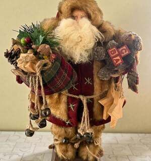Grandeur Noel 18"Old World Woodland Santa Figurine